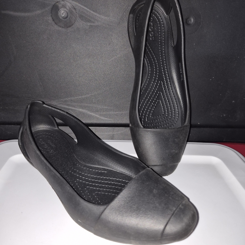 CROCS Women's Black Flats